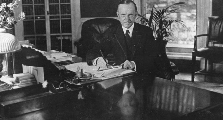 Wie hat Präsident Coolidge das Vertrauen der Öffentlichkeit wiederhergestellt?