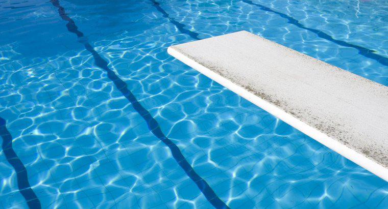 Wie repariert man ein Fiberglas-Schwimmbad-Sprungbrett?