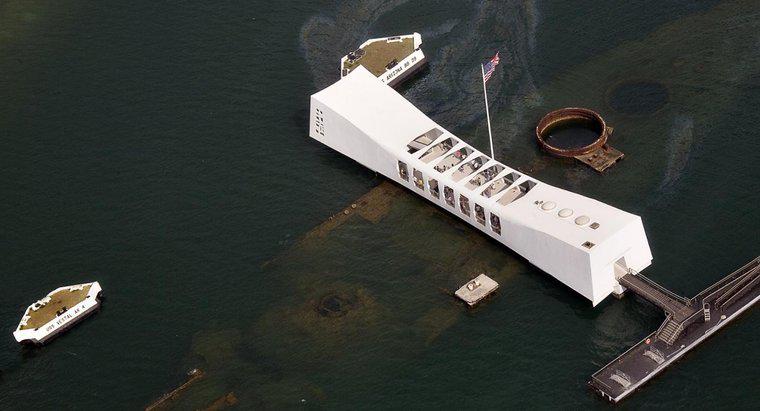 Wie viele Menschen starben in Pearl Harbor?