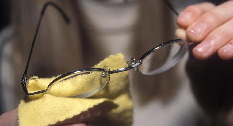Wie repariert man eine zerkratzte Brille?