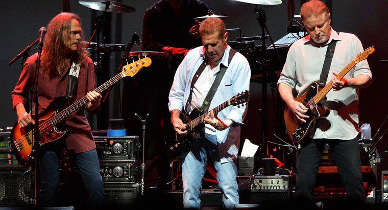 Wer waren die ursprünglichen Mitglieder der Eagles-Band?