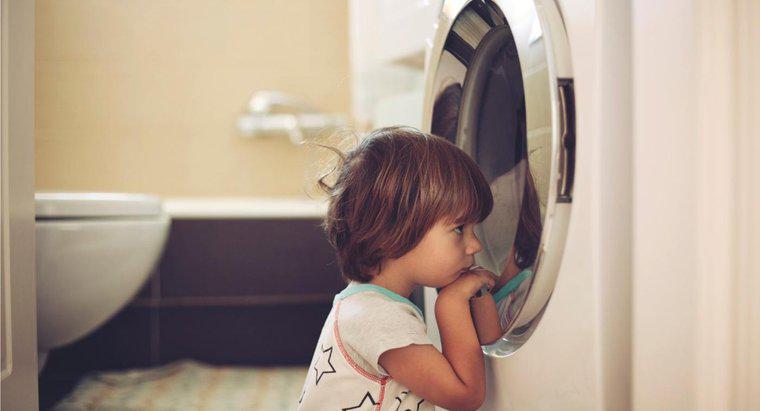 Wie wäscht man Kleidung, ohne sie zu schrumpfen?
