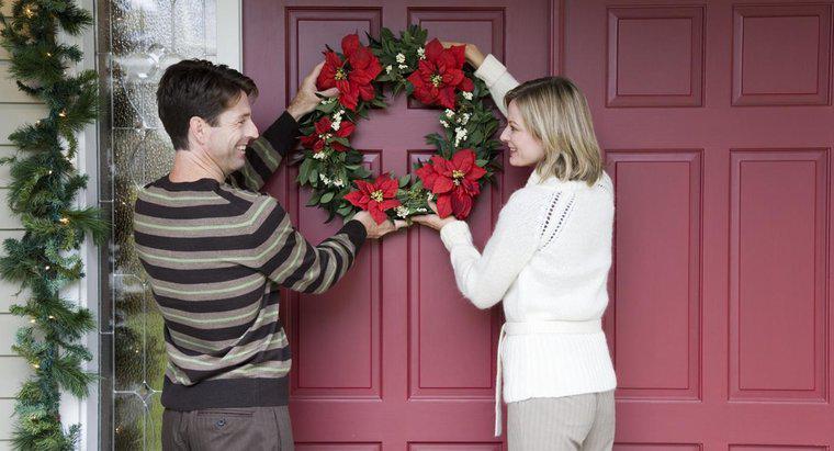 Wann sollten Sie einen Kranz an Ihre Haustür hängen?