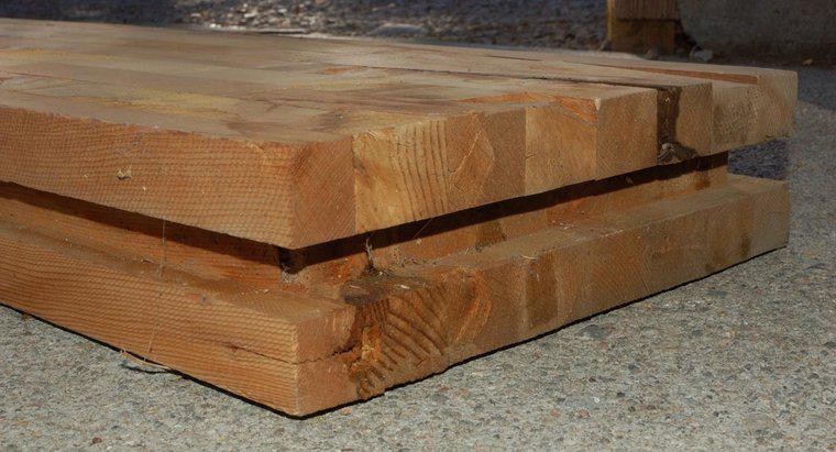Wie viel verlangt Lowes für 2x4 Holzstücke?