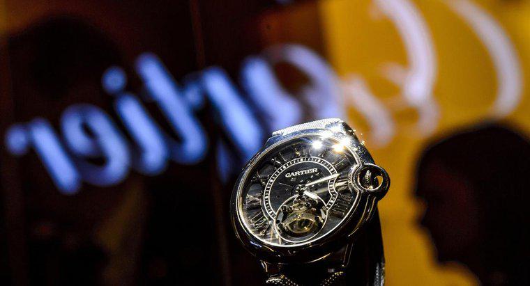 Wo finden Sie die Seriennummer einer Cartier-Uhr?