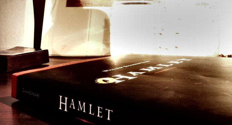 Was sind Beispiele für Personifikationen in "Hamlet"?