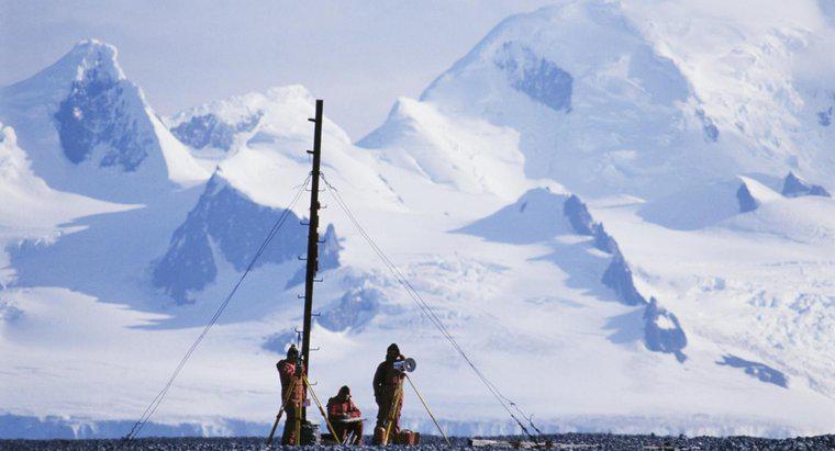 Welche Arten von Dingen untersuchen Wissenschaftler in der Antarktis?