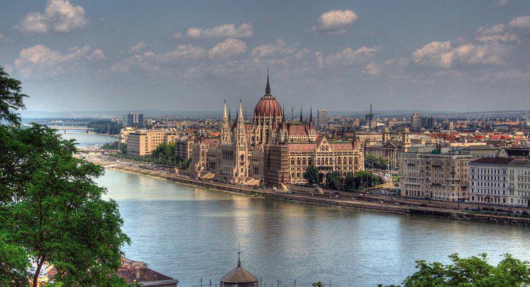 Durch welche Länder fließt die Donau?