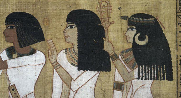 Mit welchem ​​Metall bedeckten Ägypter Finger- und Fußnägel?
