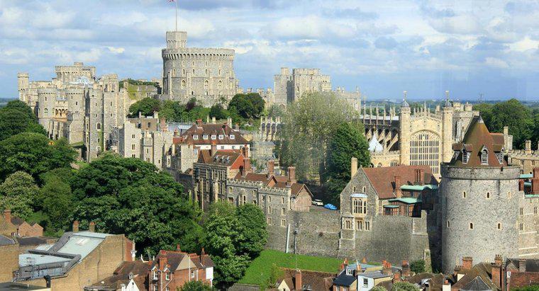 Wie weit ist Schloss Windsor von London entfernt?
