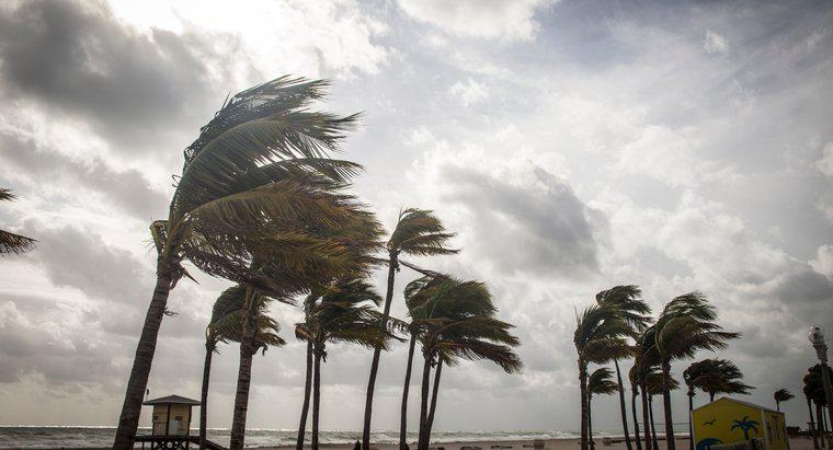 Wie weit kann ein Hurrikan ins Landesinnere reisen?