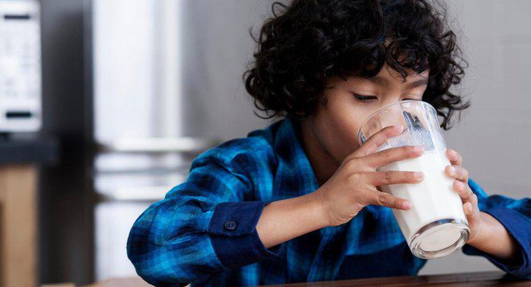 Warum gefriert Milch schneller als andere Flüssigkeiten?