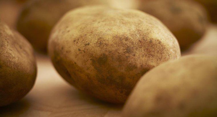 Ist es sicher, rohe Kartoffeln zu essen?