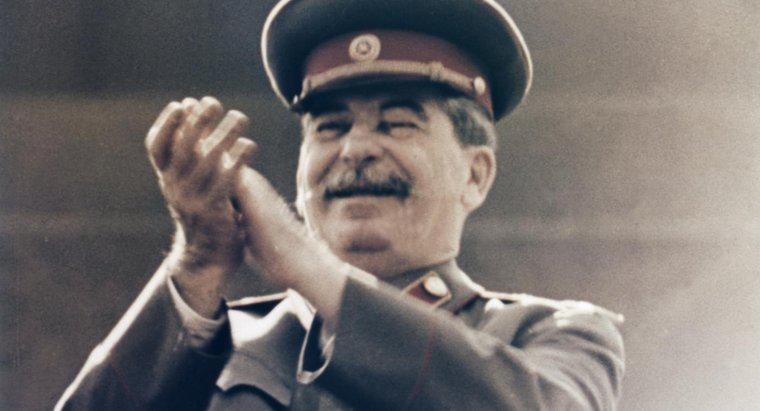 Welche schlimmen Dinge hat Stalin getan?