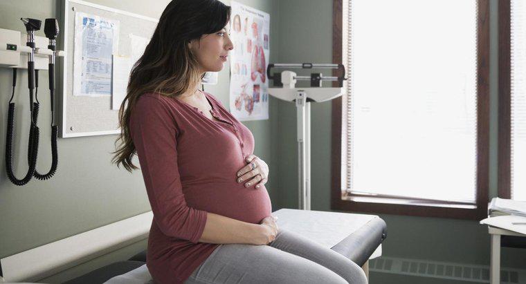 Was sind einige häufige frühe Anzeichen einer Schwangerschaft?