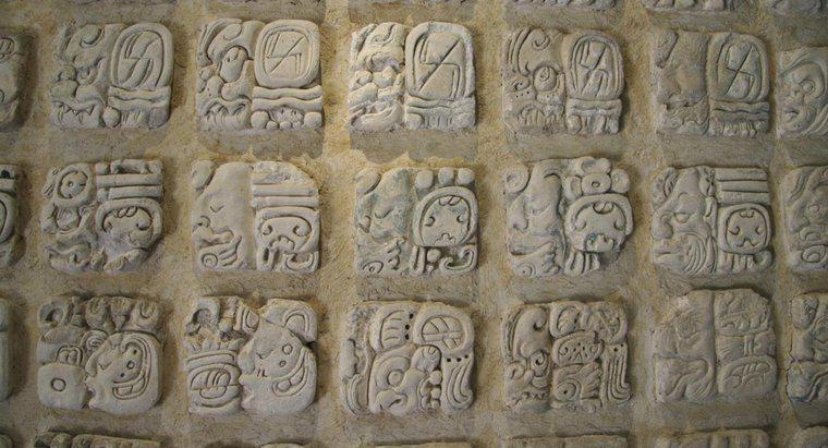 Was waren die drei wichtigsten Errungenschaften der Maya-Zivilisation?