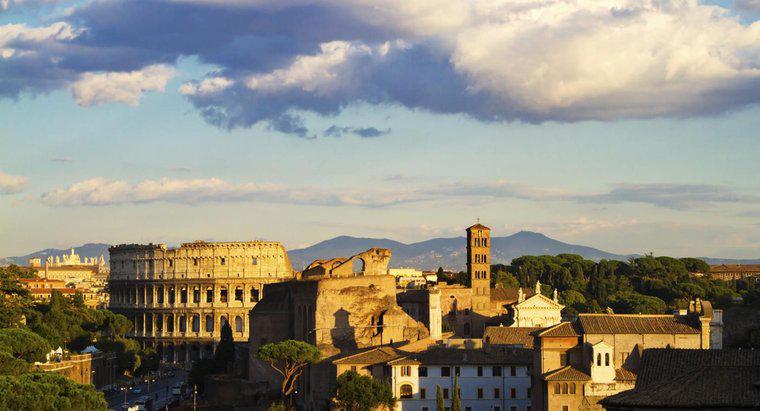 Welche natürlichen geographischen Vorteile hatte die Stadt Rom?
