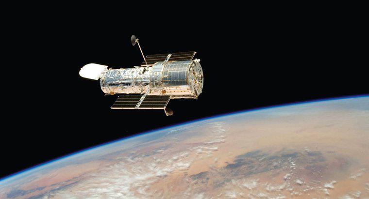 Wie viel hat der Bau des Hubble-Teleskops gekostet?