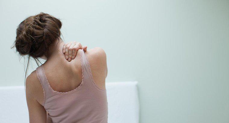 Was kann Schmerzen in der oberen rechten Seite des Rückens verursachen?