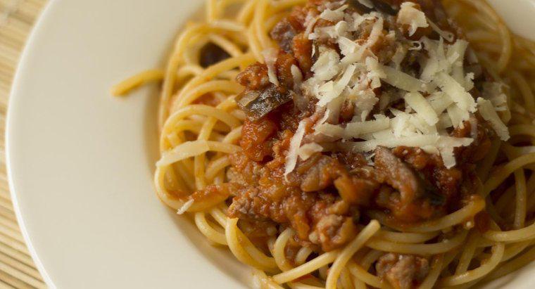 Wie viel Spaghetti sollten Sie pro Person kochen?