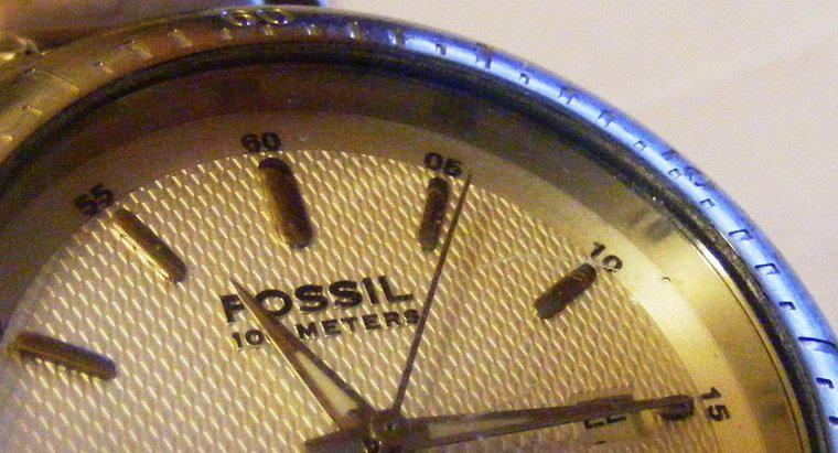Welche Batteriegröße hat eine Fossil Uhr?