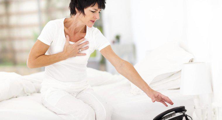Was sind die Anzeichen eines Herzinfarkts bei Frauen über 50?