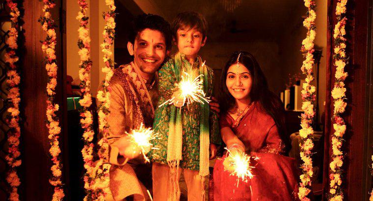 Wie feiern Hindus Diwali?