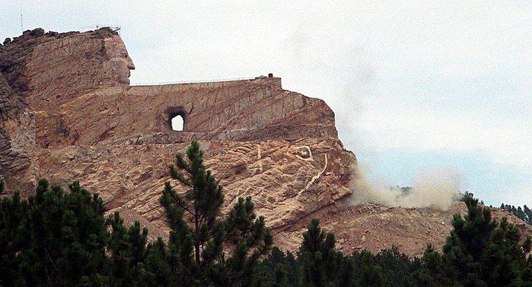 Wann wird das Crazy Horse Memorial fertiggestellt?