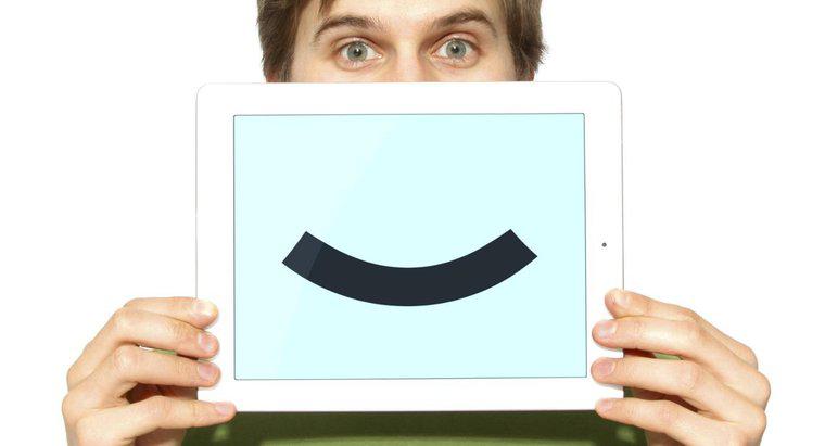 Wie macht man Smiley-Gesichter oder Bilder mit einer Tastatur?