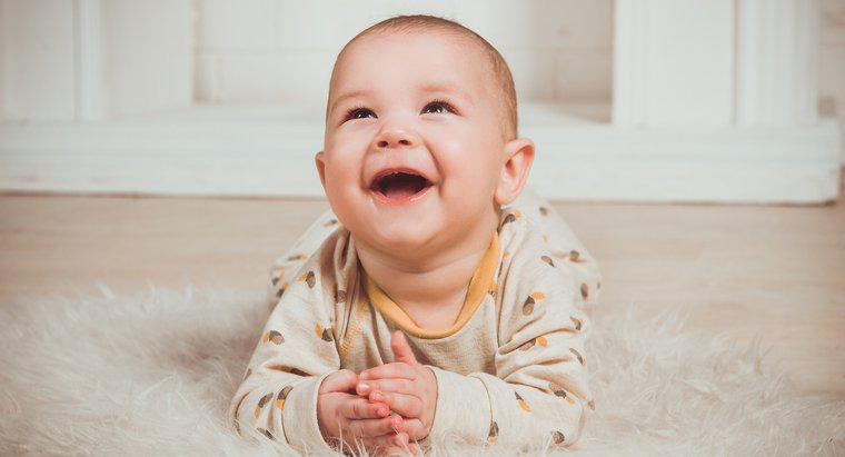 Wann bekommen Babys Zähne?