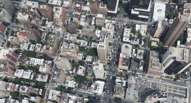 Ist es möglich, Live-Satelliten-Street-View-Karten online anzuzeigen?