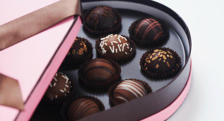 Was sind die beliebtesten Süßigkeiten zum Valentinstag?
