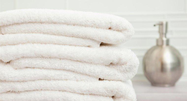 Wie entfernt man Fusselbällchen aus Handtüchern?