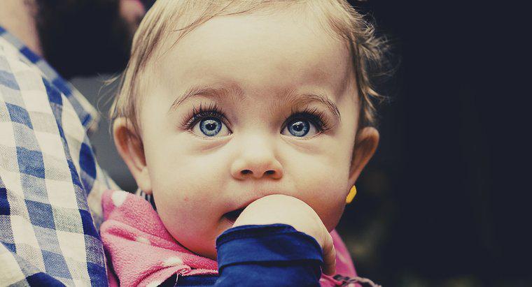 Wann ändern die Augen von Babys die Farbe?