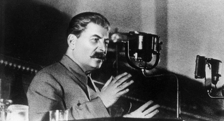 Wie hieß die Geheimpolizei von Joseph Stalin?