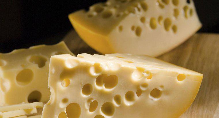 Warum hat Schweizer Käse Löcher?