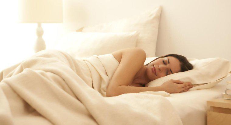 Was verursacht Kopfschwitzen im Schlaf?