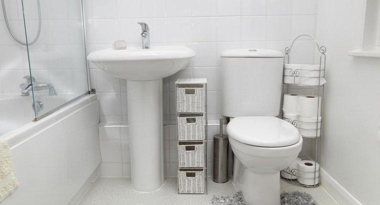 Was sind einige Beispiele für kompakte Badezimmerdesigns?