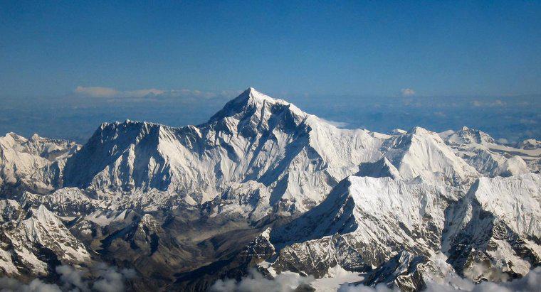Auf welchem ​​Kontinent liegt der Mount Everest?