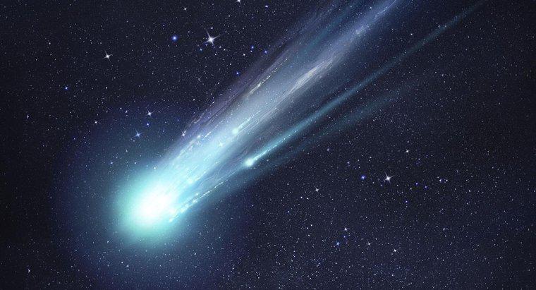 In welchem ​​Jahr entdeckte Edmond Halley den Halleyschen Kometen?