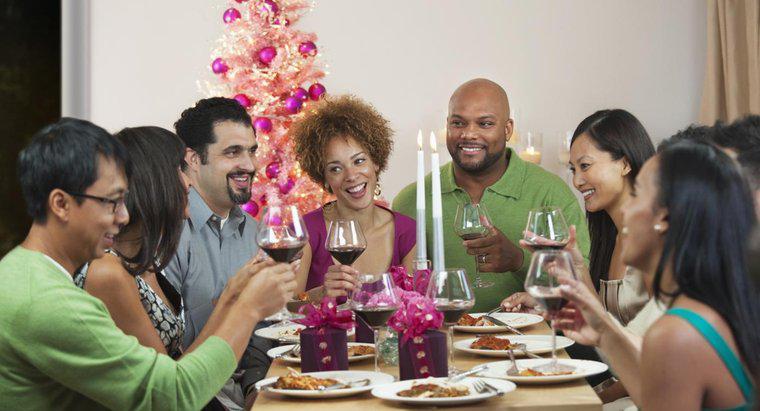 Was kann in Christmas Dinner Graces enthalten sein?