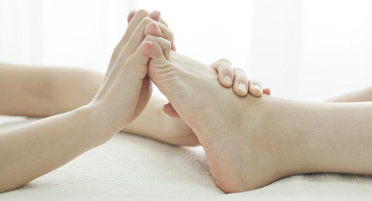 Was kann Durchblutungsstörungen in den Füßen verursachen?