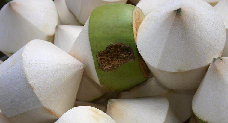 Wie schält man eine Kokosnuss?