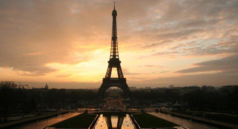Welche Materialien wurden zum Bau des Eiffelturms verwendet?