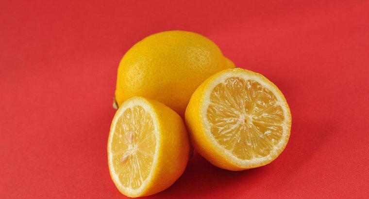 Wie man Narben mit Zitronensaft loswird?