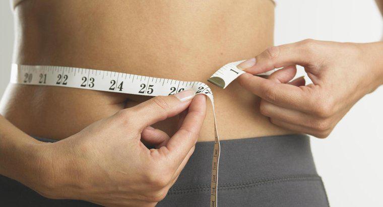Wie können Frauen gesunde Gewichte nach Größe und Alter bestimmen?