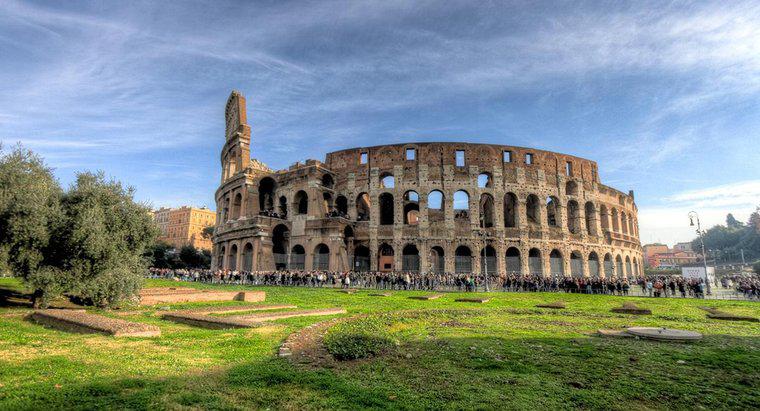 Was waren einige der Beiträge des antiken Roms?
