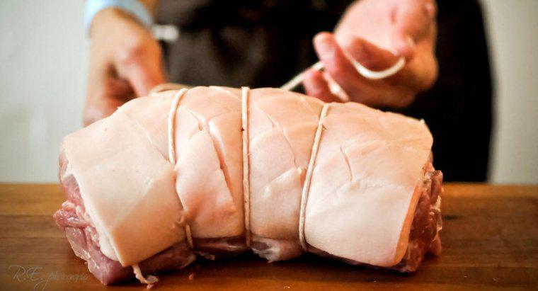 Was ist die beste Temperatur, um einen Schweinebraten zu backen und wie lange sollte er pro Pfund kochen?