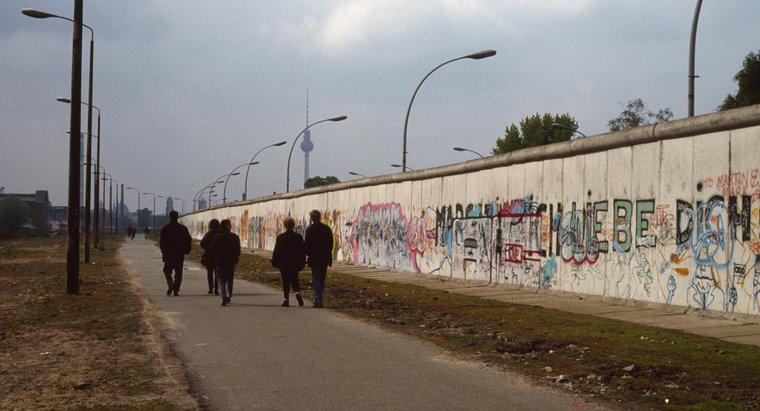 Was war der Zweck der Berliner Mauer?