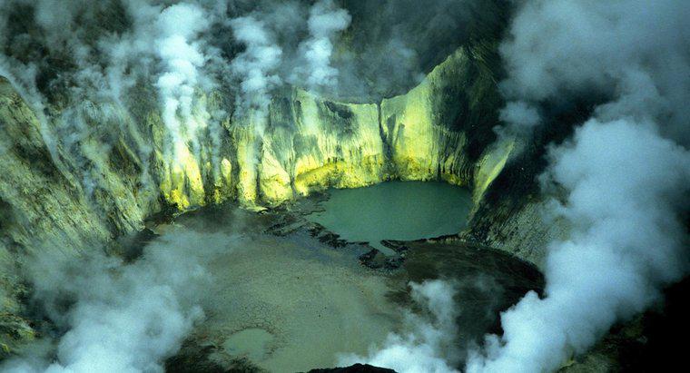 Welche Gase werden bei Vulkanausbrüchen produziert?